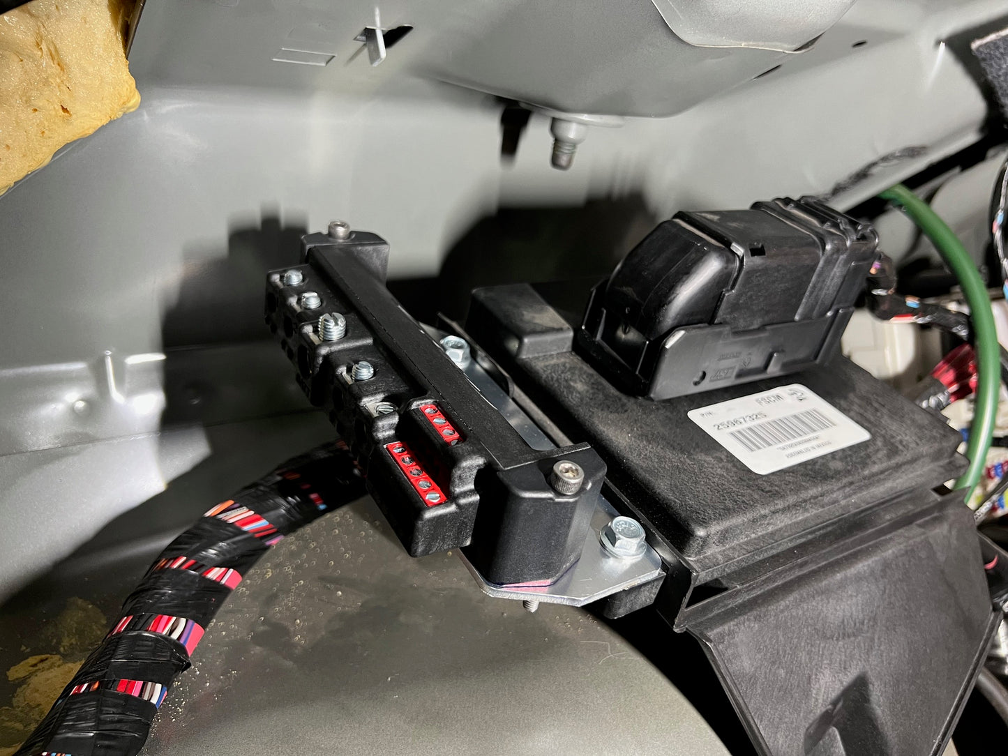 09-15 CADILLAC CTS-V MSD/FORE Relay Mount Bracket
